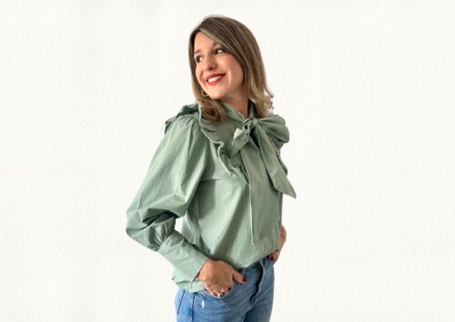 Camisa con lazada verde