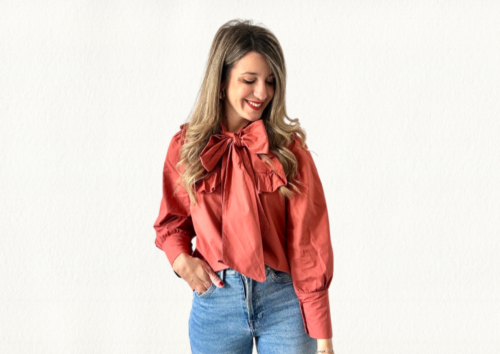 Camisa con lazada teja