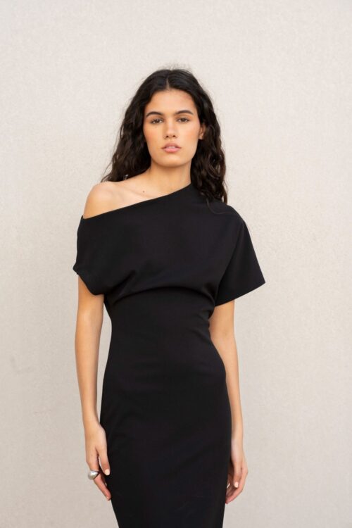 Vestido asimétrico negro