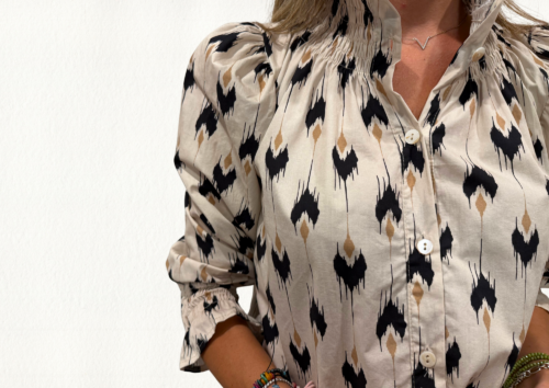 Blusa print étnico cuello chimenea