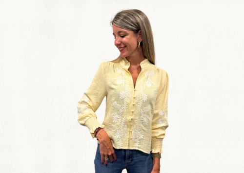 Blusa amarilla bordada