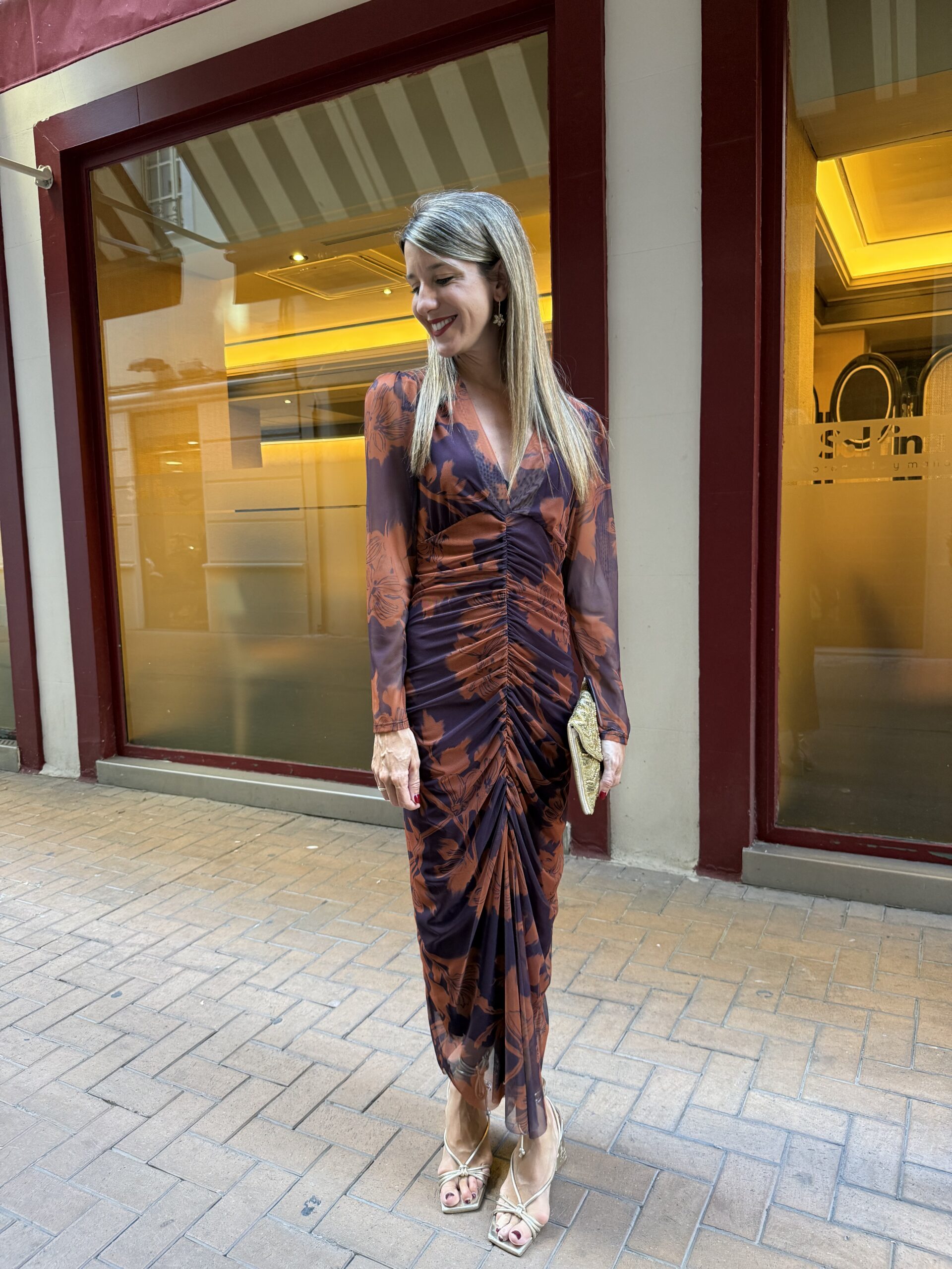 Vestido gasa fruncido V coral morado